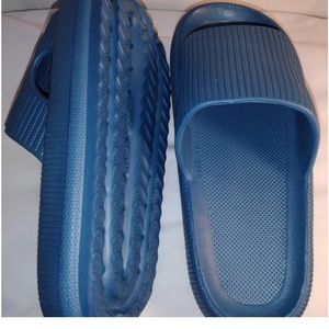 Pillow sandals / slippers size             Euro 36-37  US 6